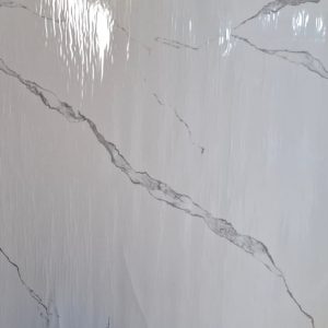 Rollo Adhesivo Tipo Mármol(Blanco Vetas Grises)