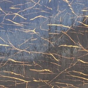 Rollo Adhesivo Tipo Marmol Negro Con Vetas Dorado Intenso